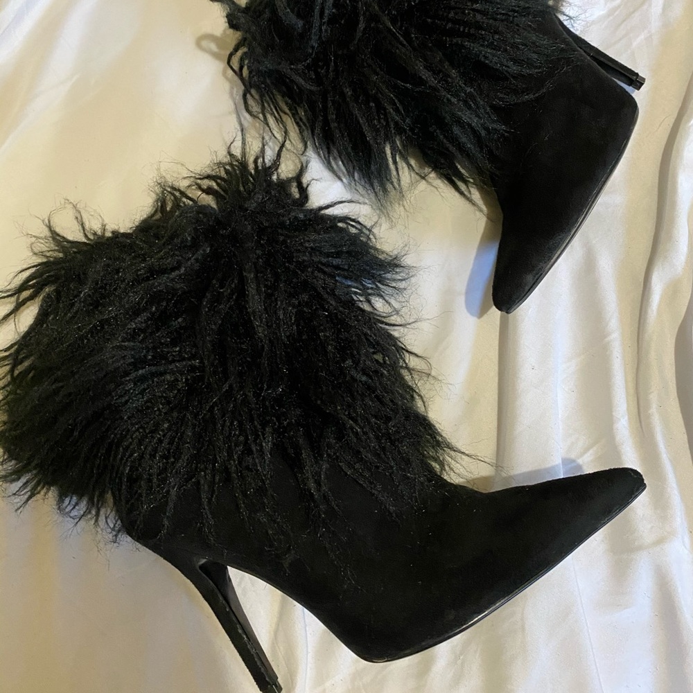 Women’s fur bootie heels